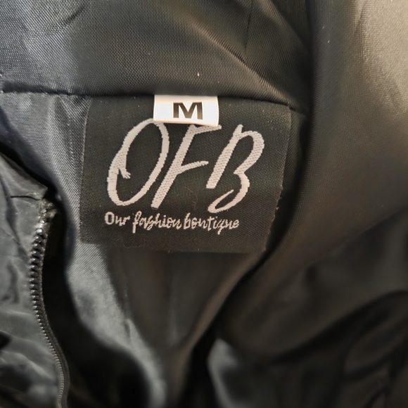 Latina Hooded Windbreaker - Picture 5 of 5